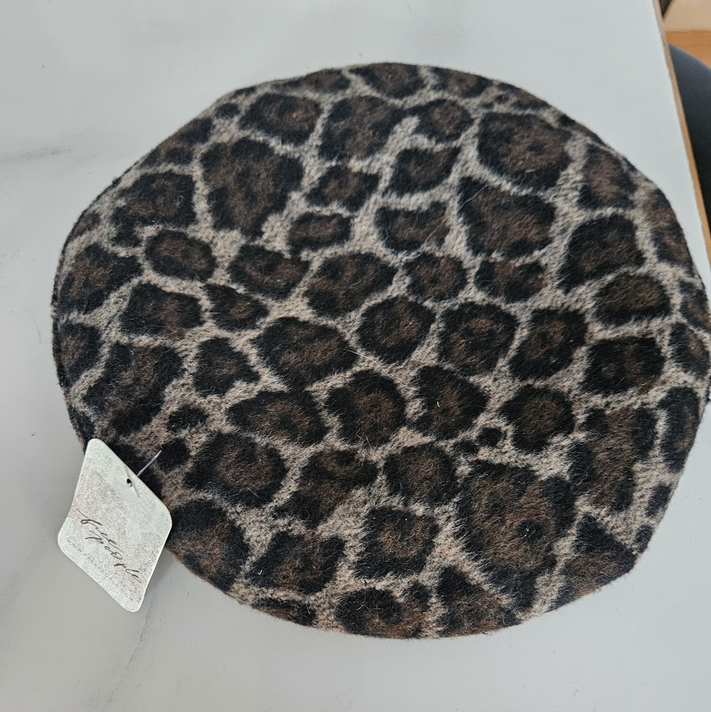 Free People NWT Leopard Beret